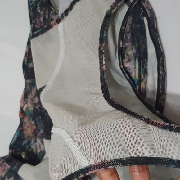 Lululemon Floral Mesh SculpTank Top - Picture 7 of 8